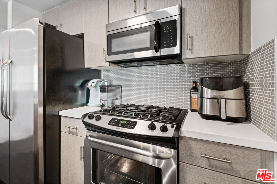 436 S Virgil Ave Unit: 501