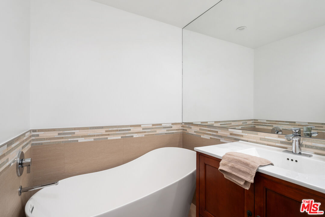 100 S Doheny Dr Unit: 503
