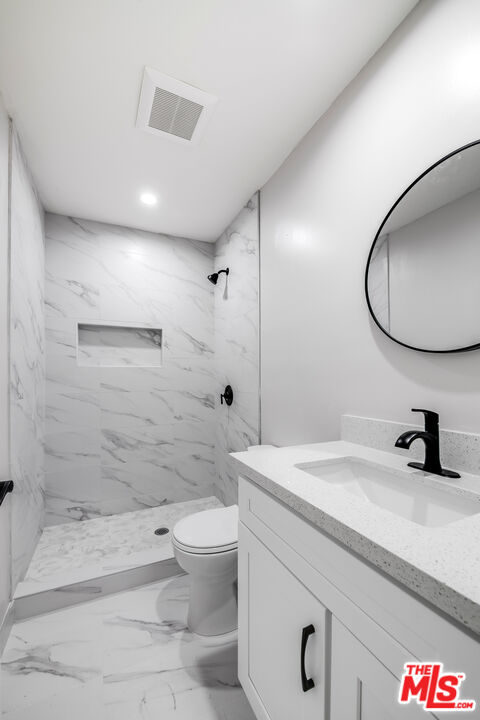 839 Wilcox Ave Unit: 1/2