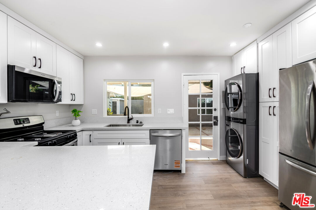 839 Wilcox Ave Unit: 1/2