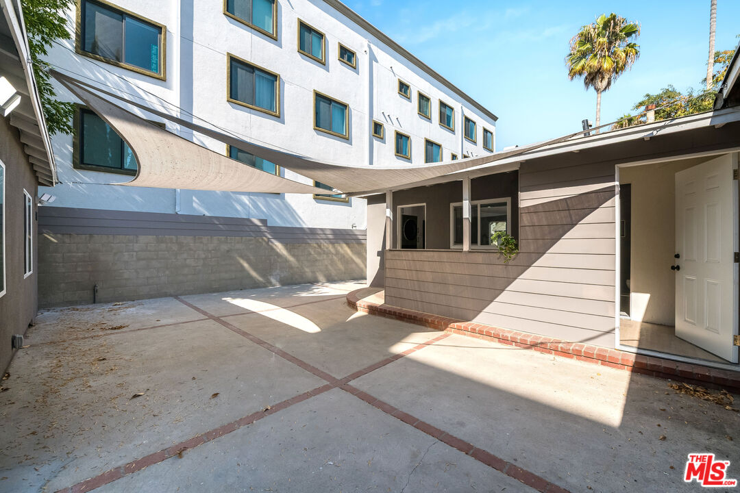 839 Wilcox Ave Unit: 1/2