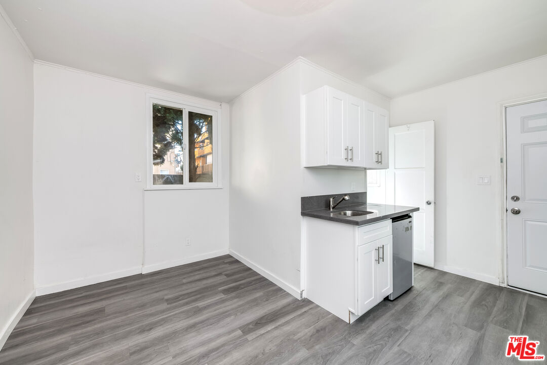 839 Wilcox Ave Unit: 1/2