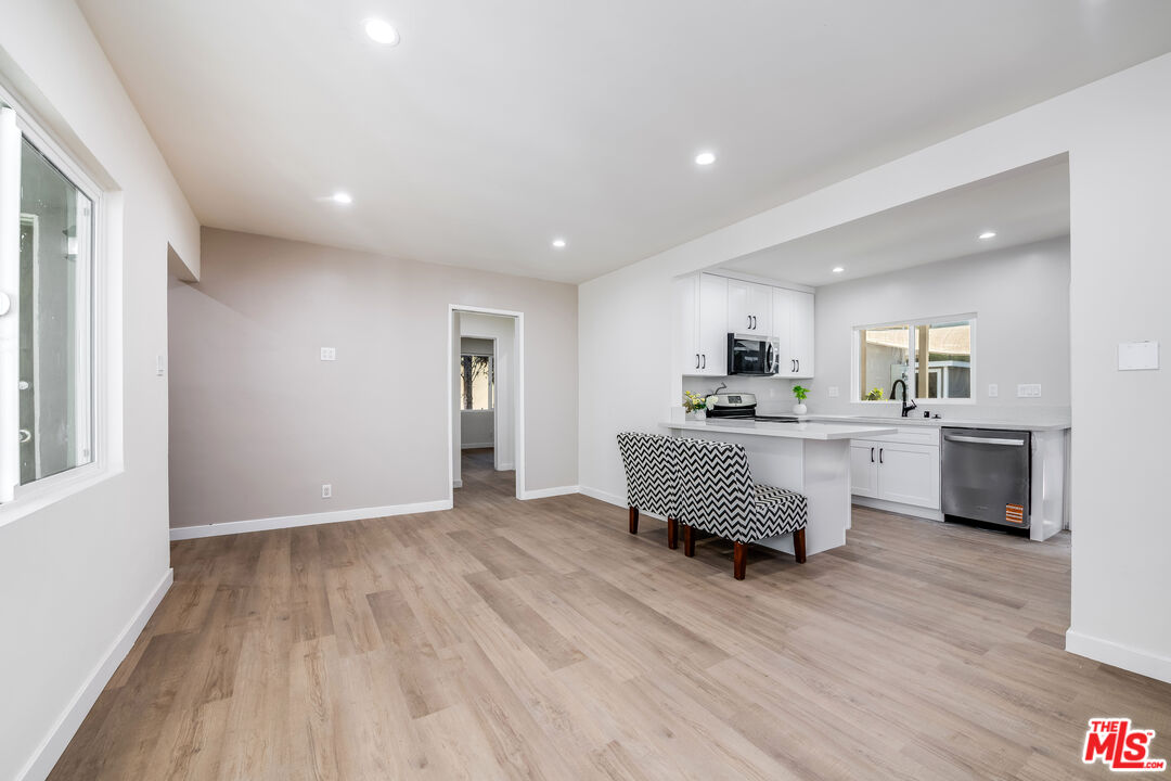 839 Wilcox Ave Unit: 1/2
