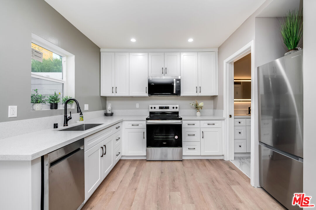 839 Wilcox Ave Unit: 1/2