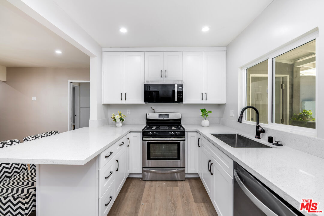839 Wilcox Ave Unit: 1/2