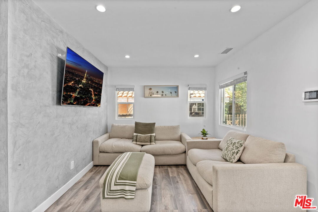 914 Alpha St