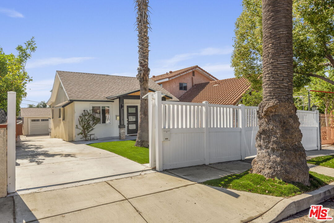 914 Alpha St