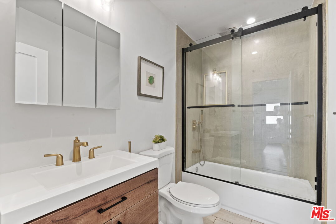 914 Alpha St