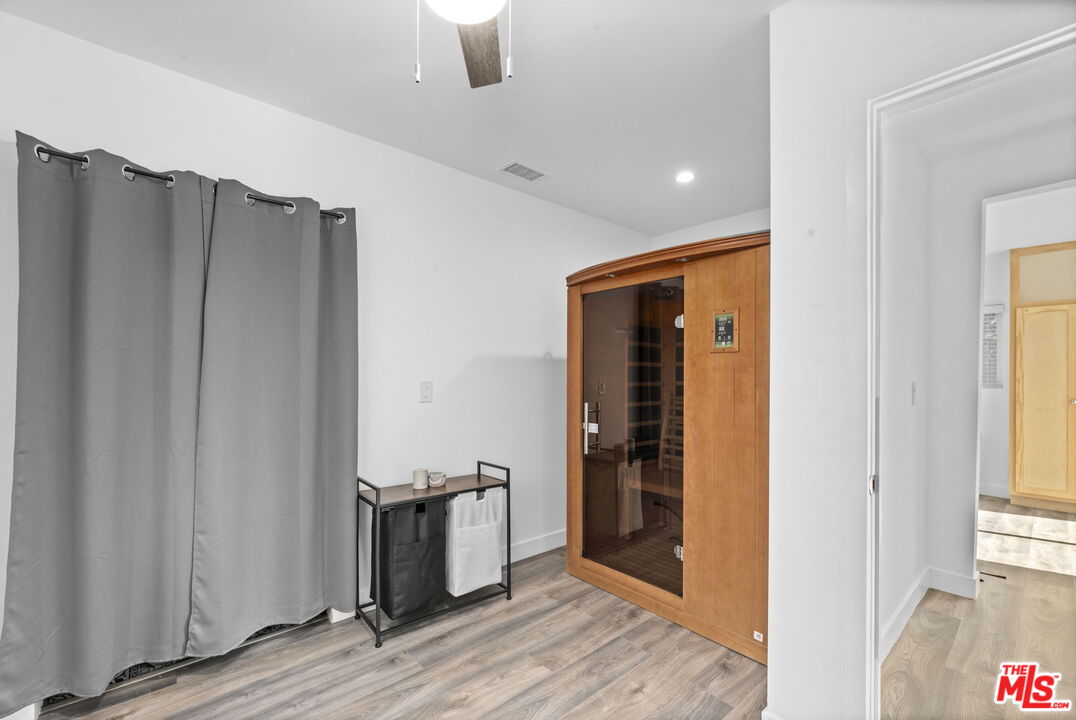 914 Alpha St