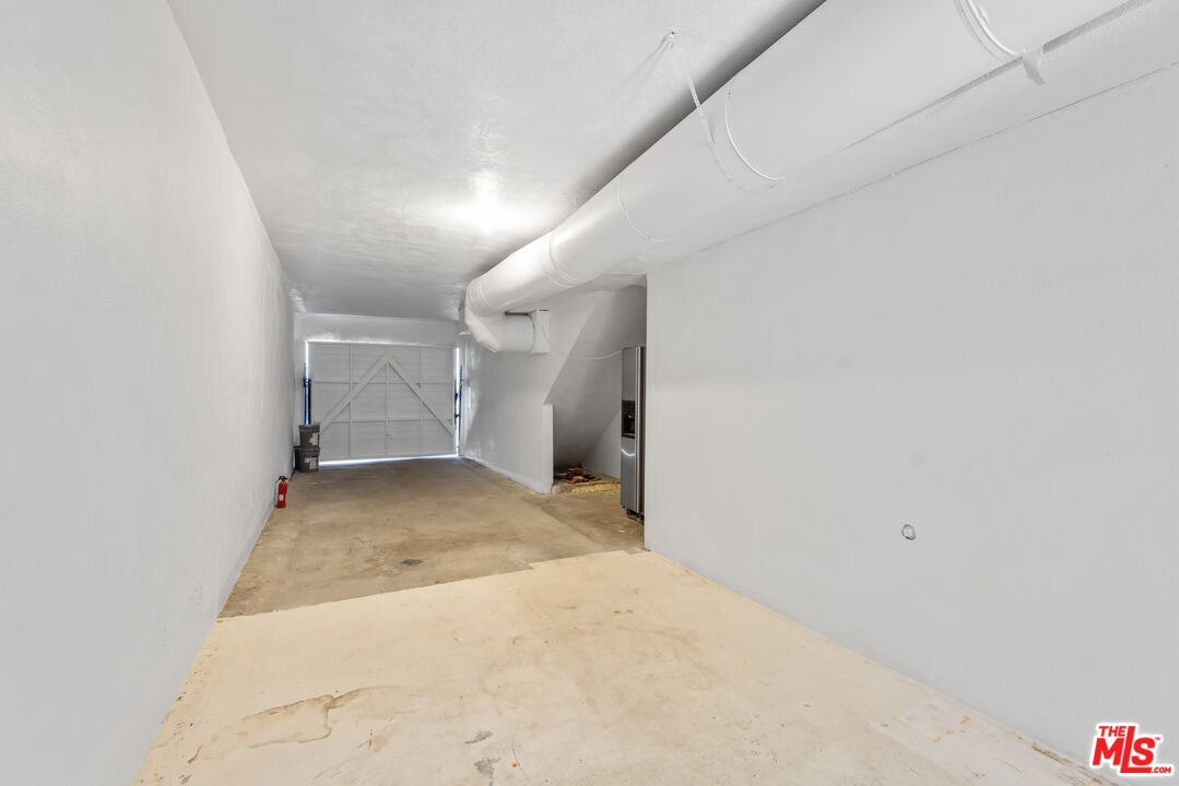 1909 N Normandie Ave