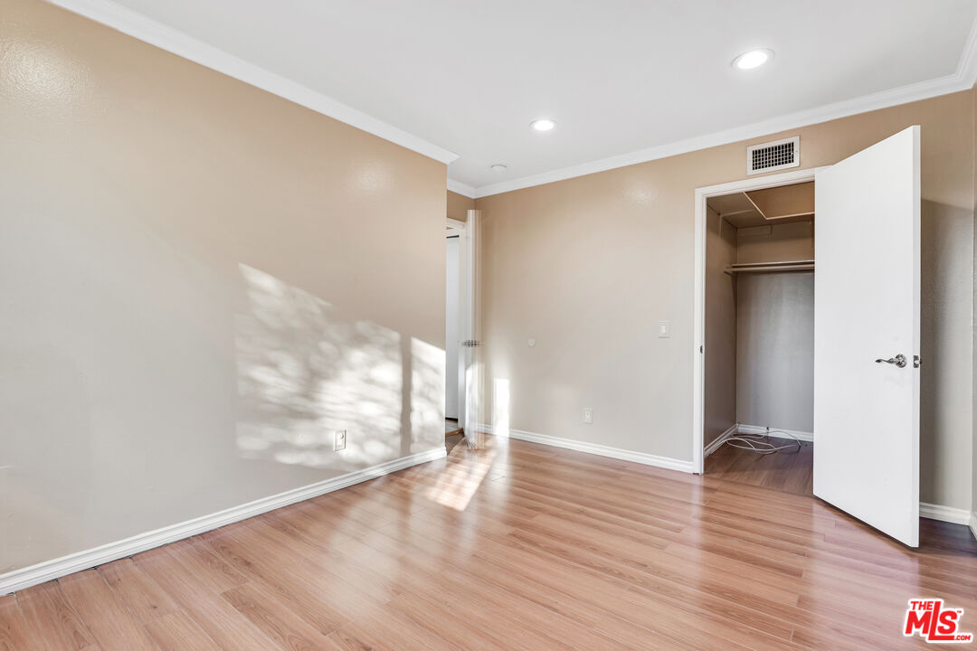 8333 Topeka Dr