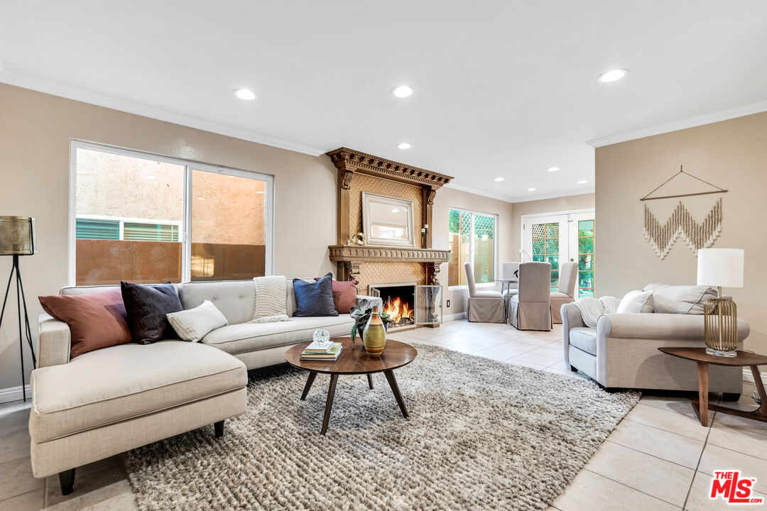 8333 Topeka Dr