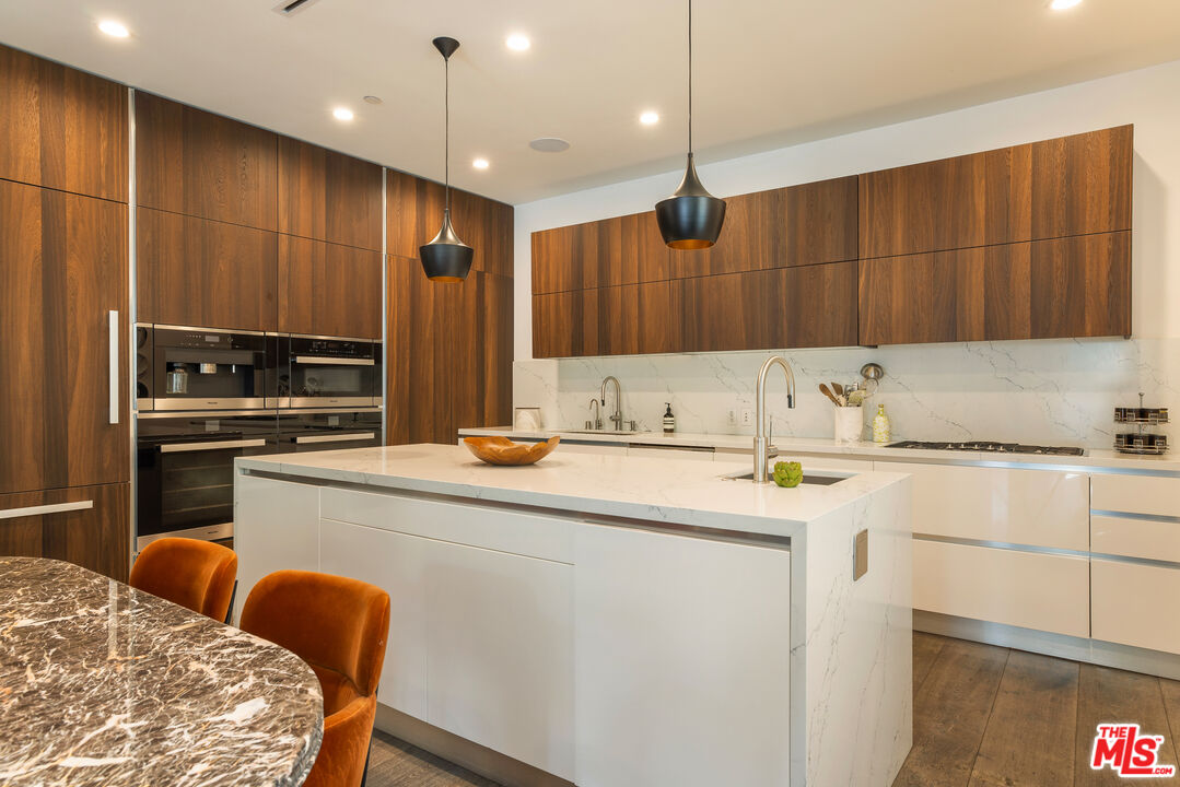 732 Huntley Dr Unit: A