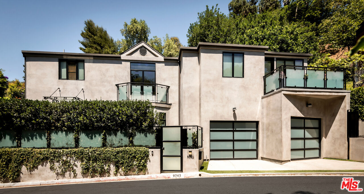 9743 Elderidge Dr