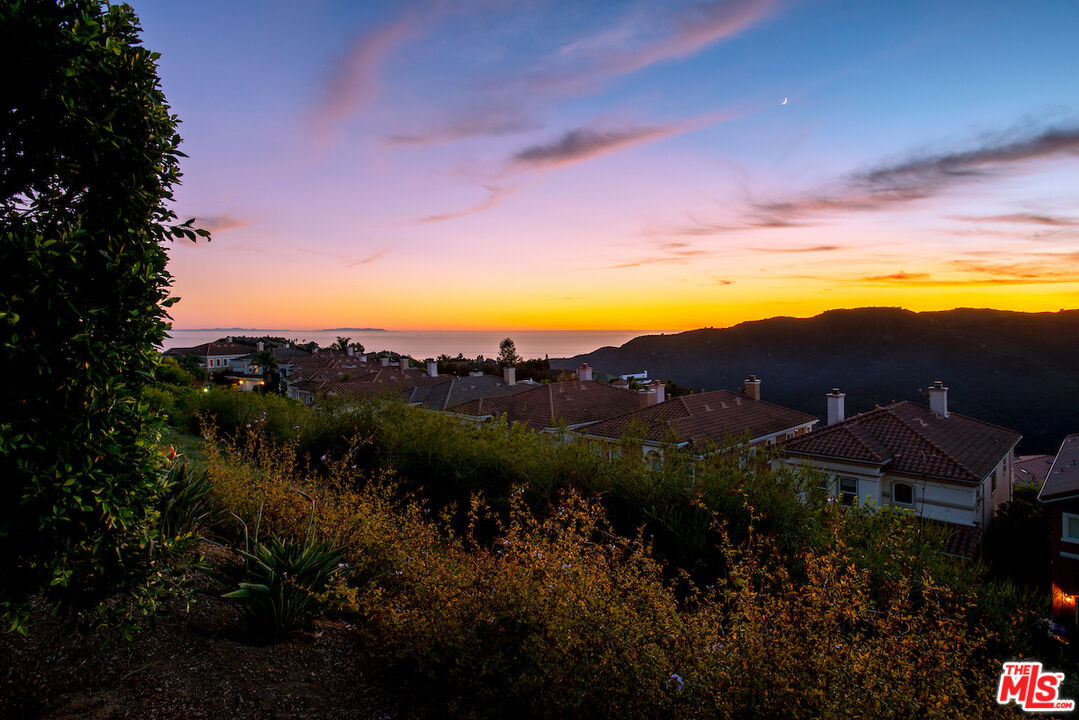 16724 Calle Arbolada