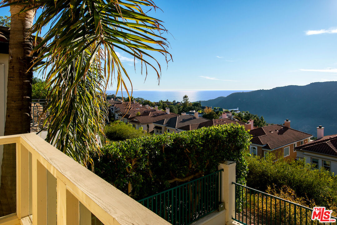 16724 Calle Arbolada