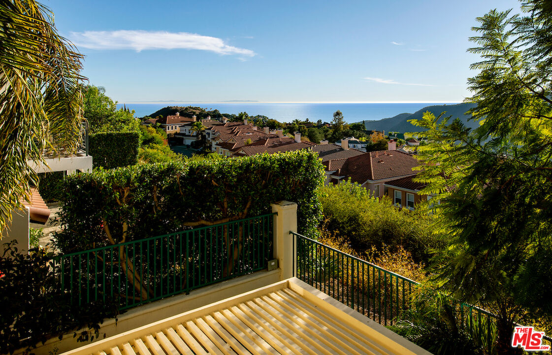 16724 Calle Arbolada