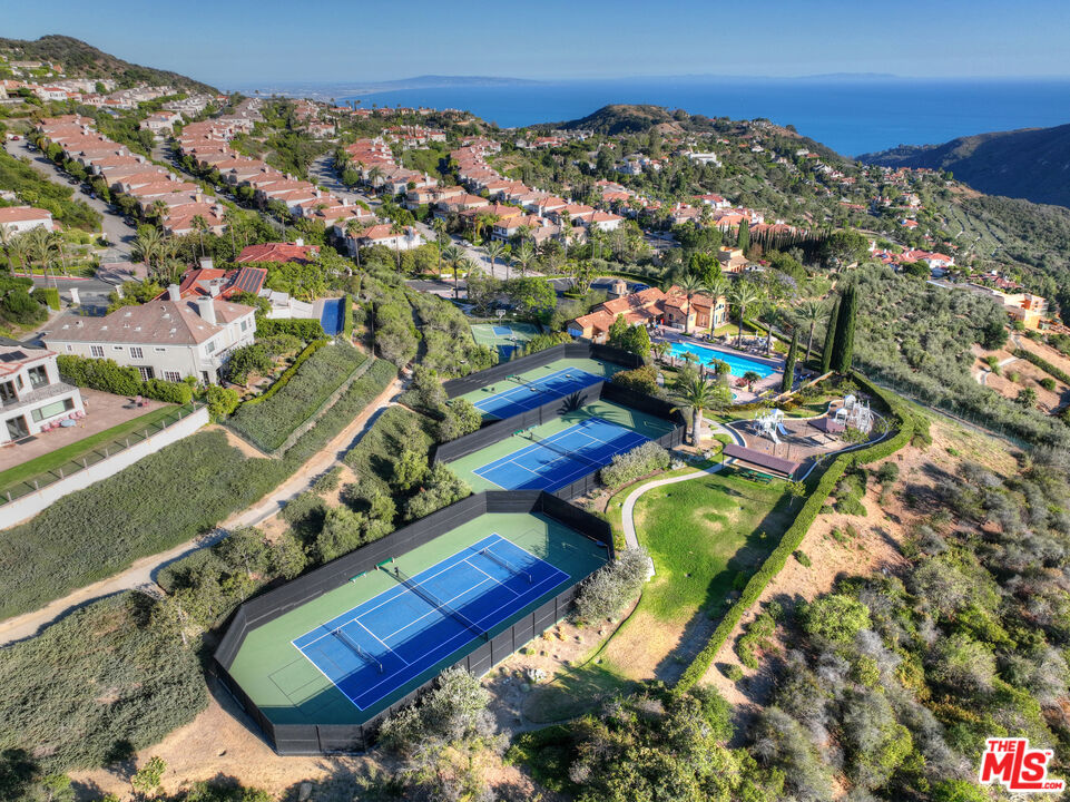 16724 Calle Arbolada