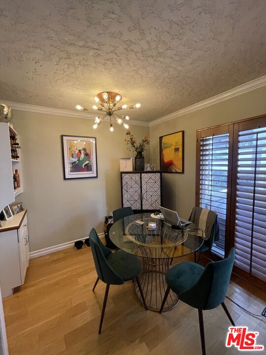 1020 Granville Ave Unit: 203