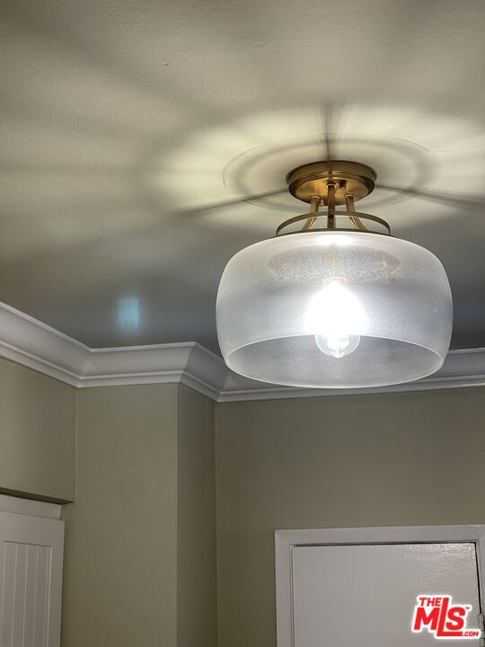 1020 Granville Ave Unit: 203