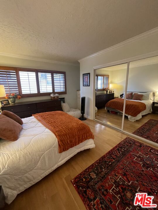 1020 Granville Ave Unit: 203