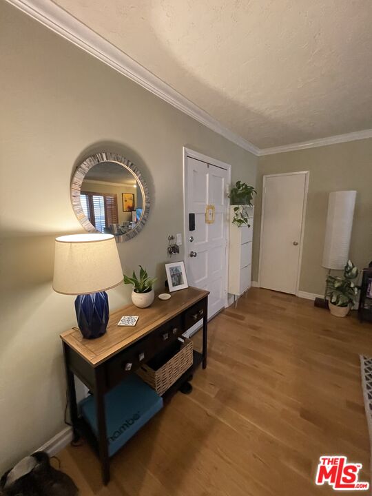 1020 Granville Ave Unit: 203