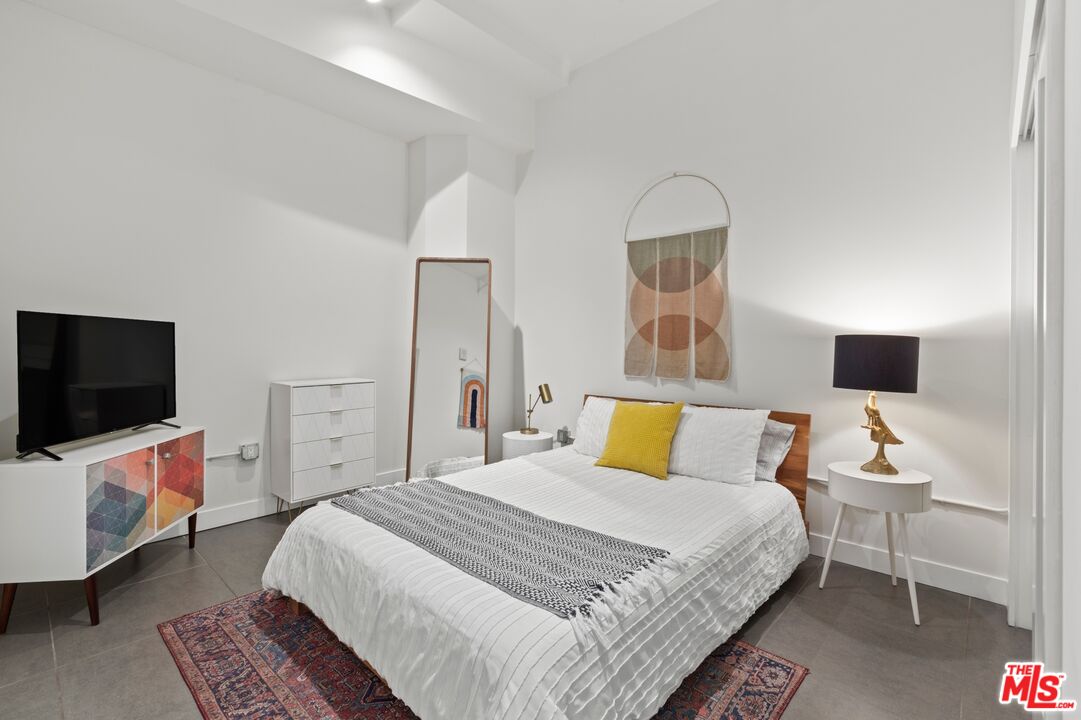 939 S Broadway Unit: 505