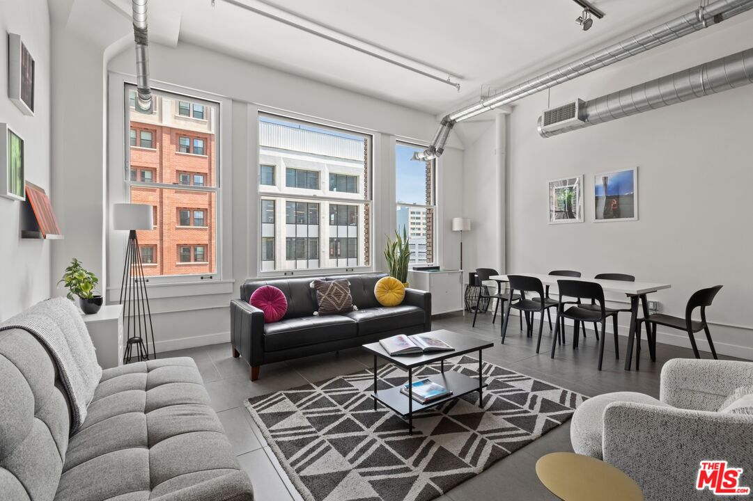 939 S Broadway Unit: 505