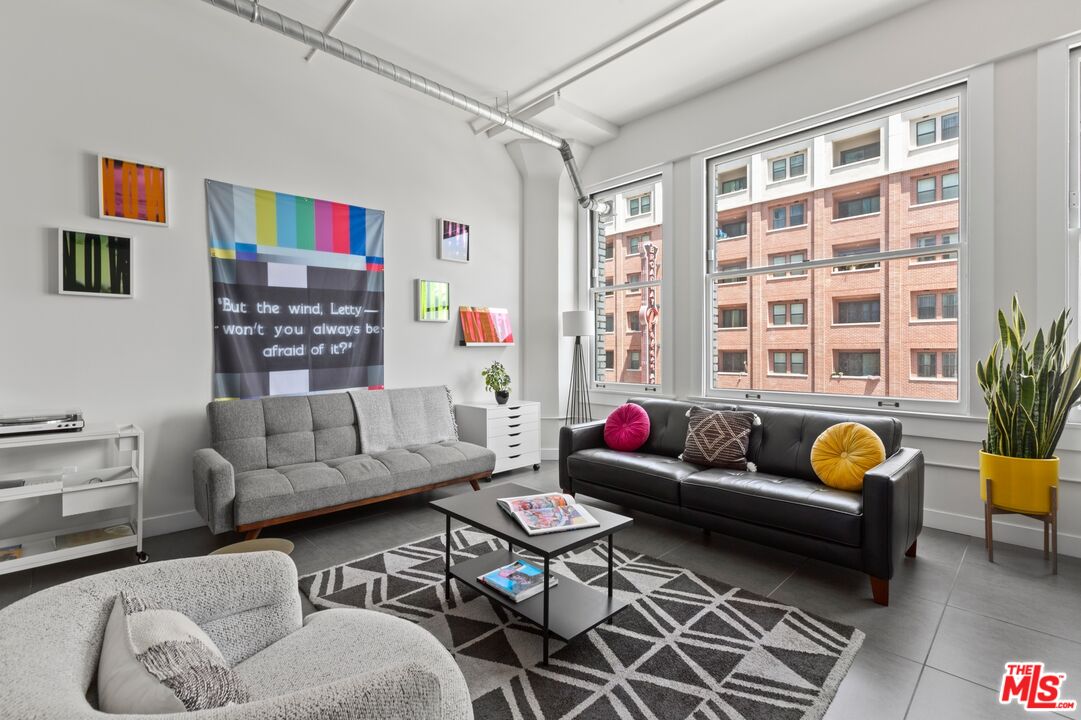 939 S Broadway Unit: 505