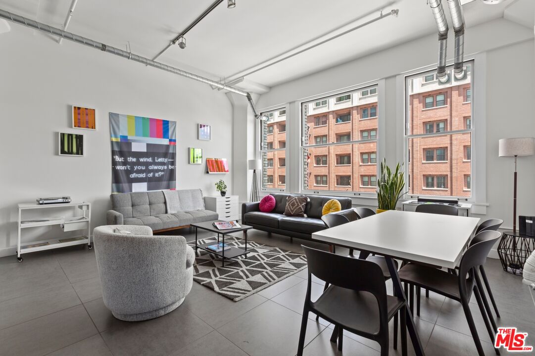 939 S Broadway Unit: 505