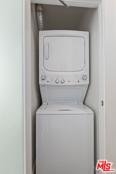 939 S Broadway Unit: 505