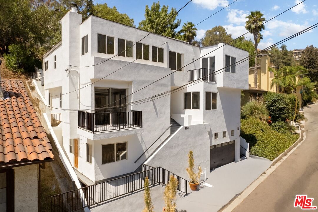 2619 Rinconia Dr