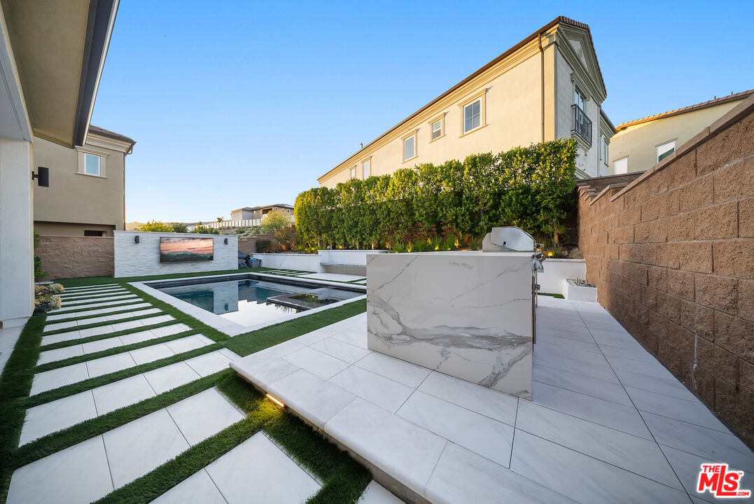 20643 W Wood Rose Ct