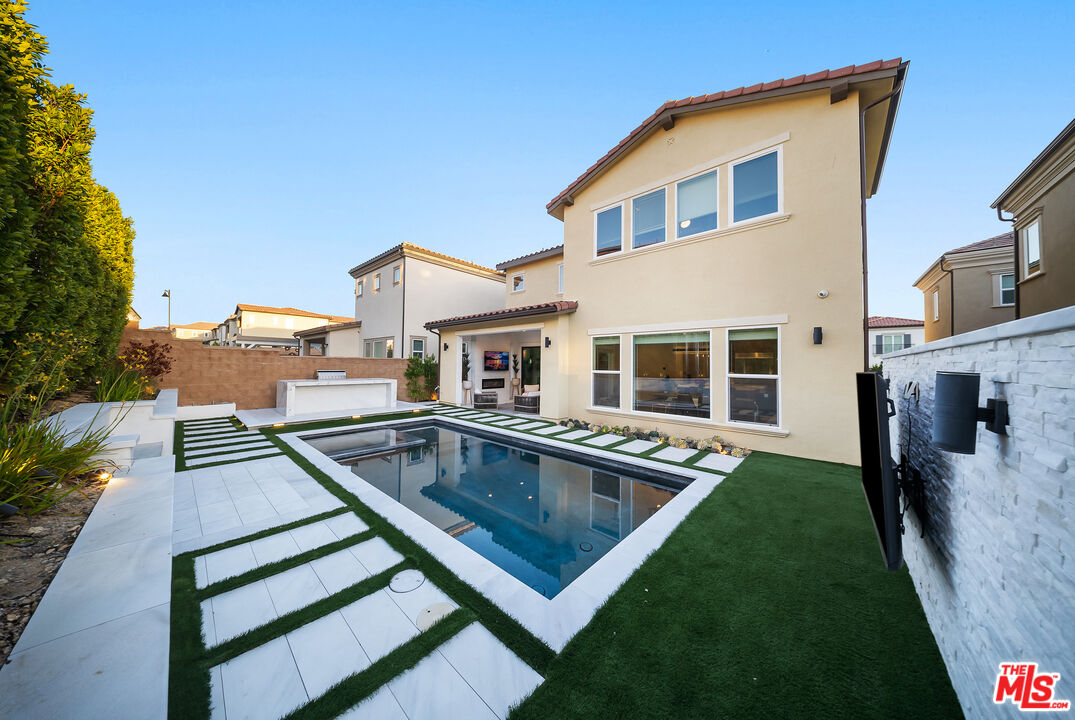 20643 W Wood Rose Ct