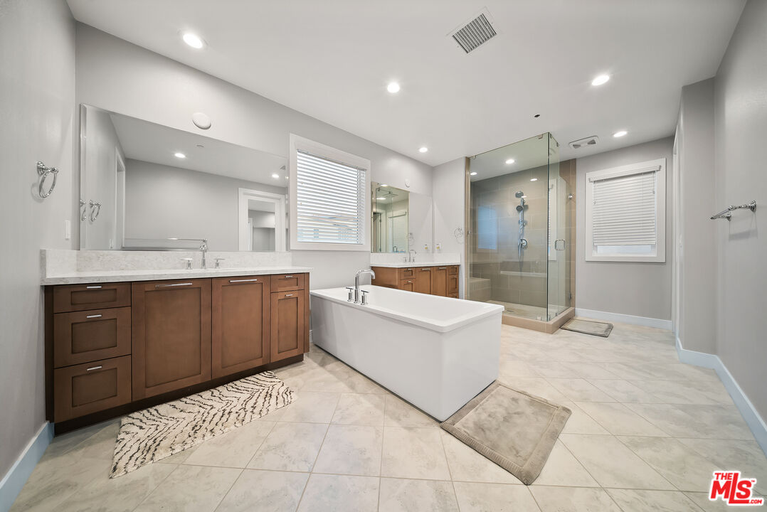 20643 W Wood Rose Ct