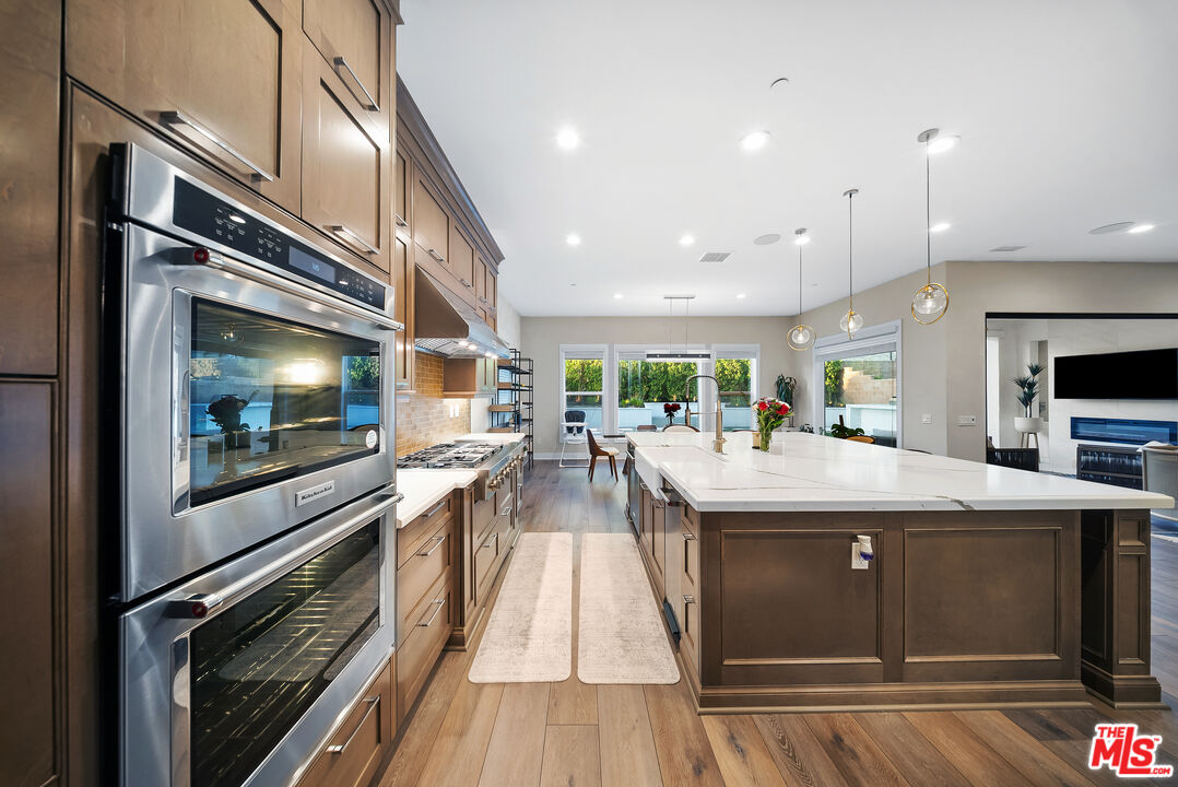 20643 W Wood Rose Ct