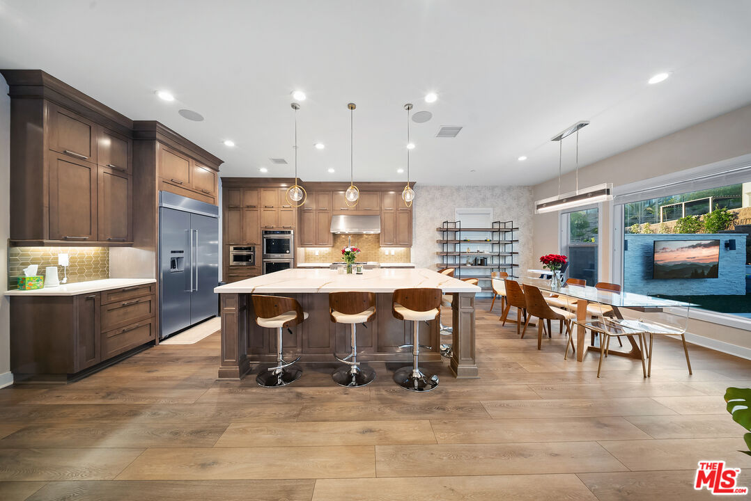 20643 W Wood Rose Ct