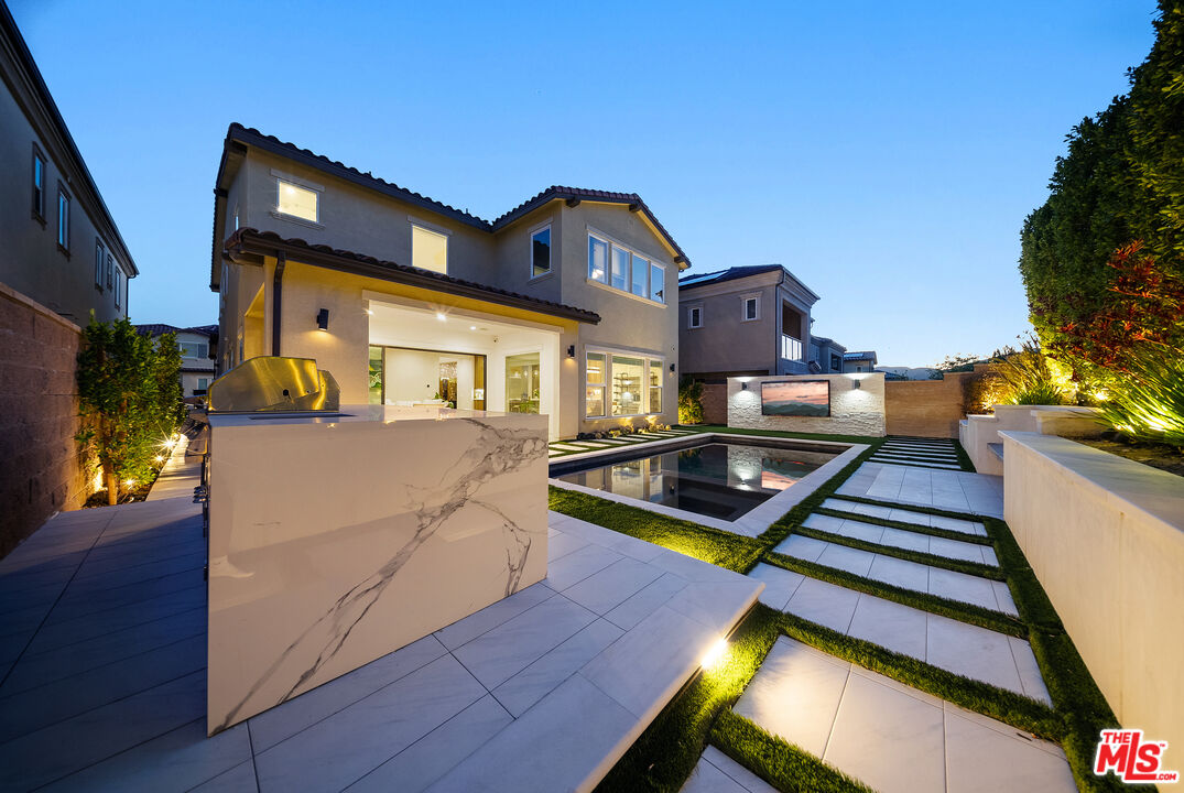 20643 W Wood Rose Ct