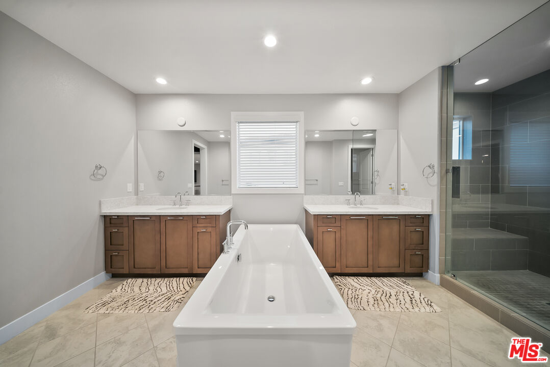 20643 W Wood Rose Ct