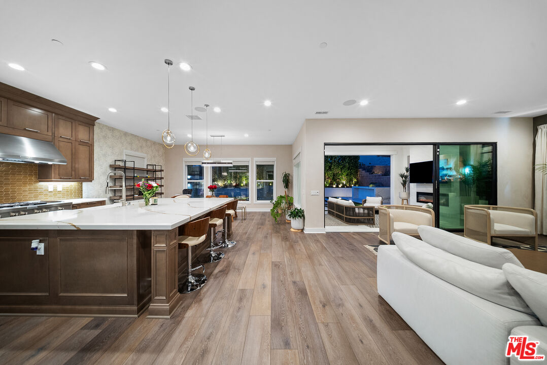 20643 W Wood Rose Ct