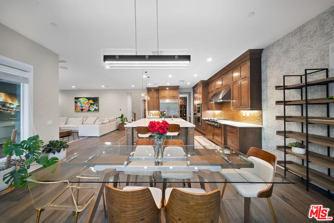 20643 W Wood Rose Ct