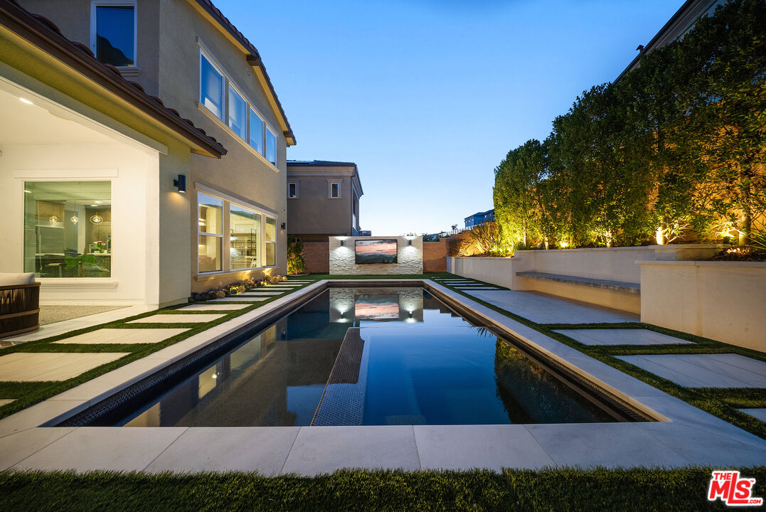 20643 W Wood Rose Ct