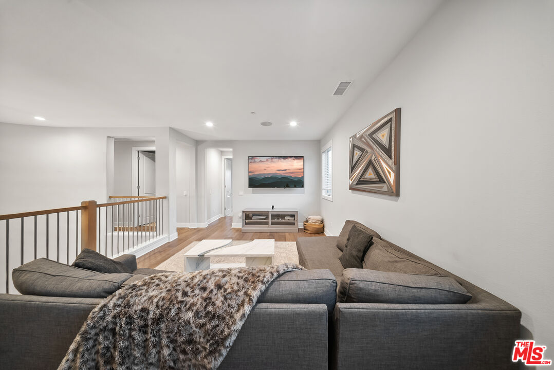 20643 W Wood Rose Ct