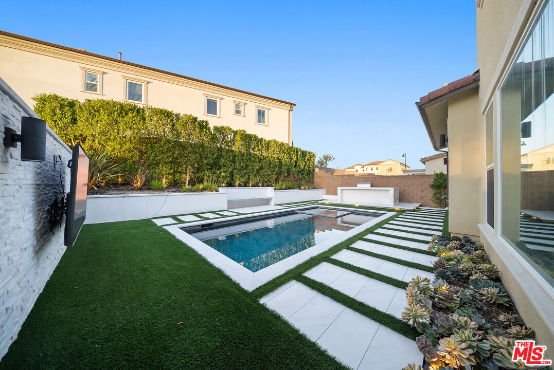 20643 W Wood Rose Ct