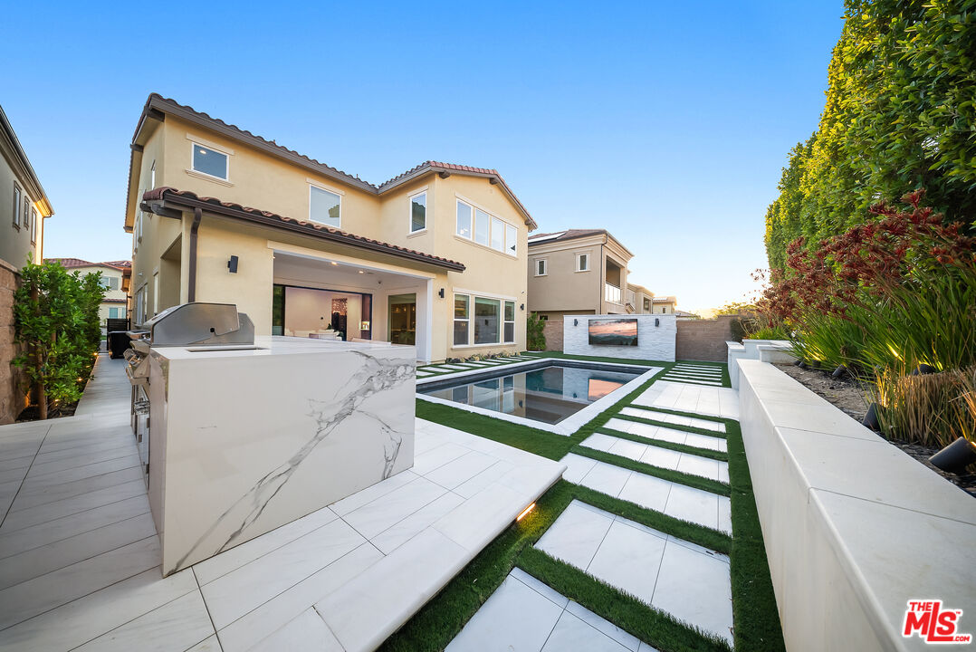 20643 W Wood Rose Ct