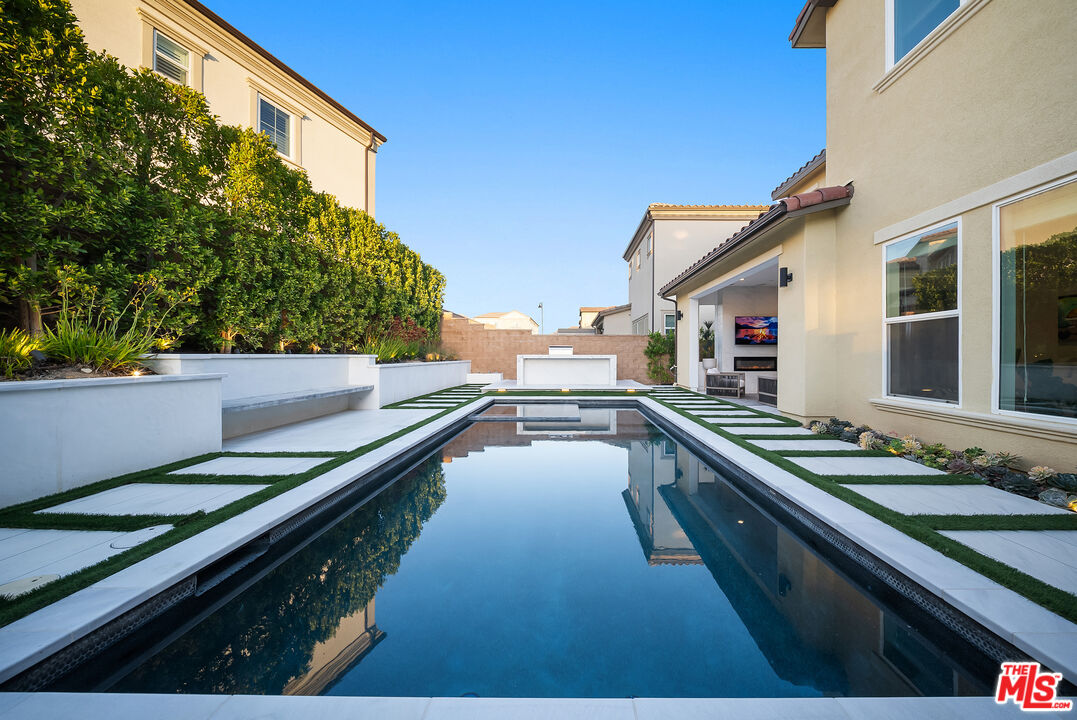 20643 W Wood Rose Ct