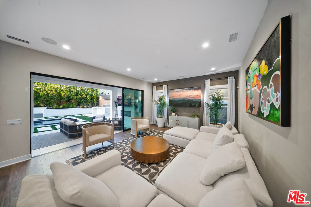 20643 W Wood Rose Ct