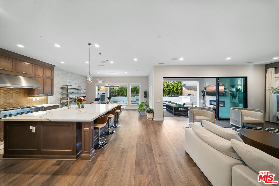 20643 W Wood Rose Ct