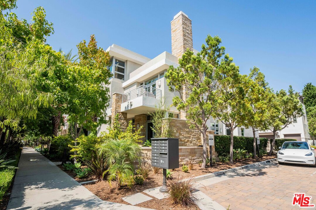 13042 W North Icon Cir