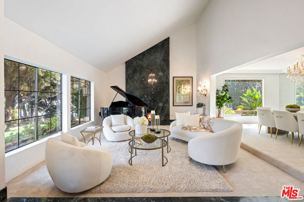 8004 Oceanus Drive